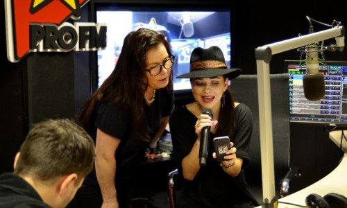 inna-mama-canta-premiera-colind-radio-profm 9