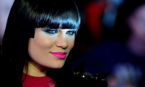 vedeta-care-a-cantat-la-metrou-vezi-ce-a-facut-jessie-j-in-new-york