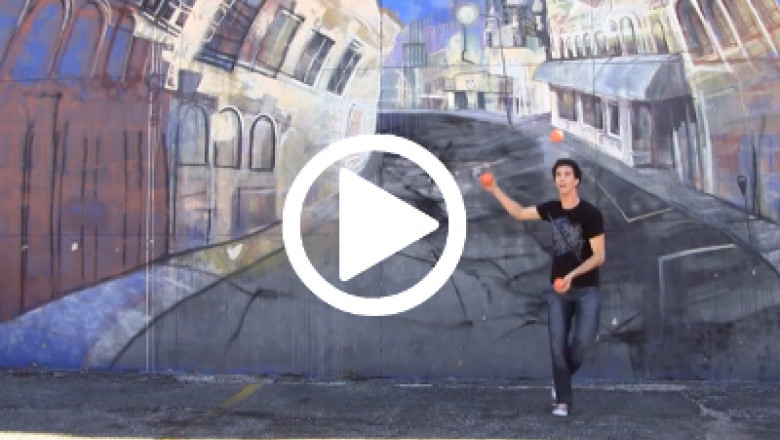 video-cea-mai-tare-provocare-poti-sa-dansezi-si-sa-jonglezi-in-acelasi-timp-vezi-aici-cum-se-face
