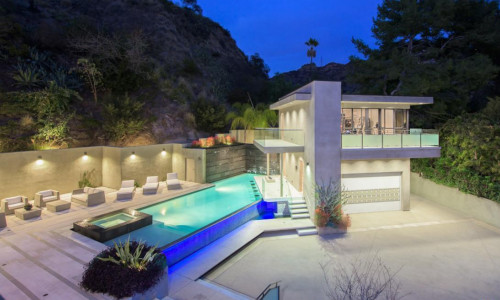 vila-rihanna-los-angeles-header