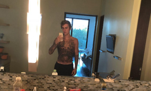 justin-bierber-tatuaj-selfie-instagram