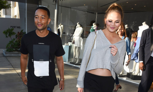 john-legend-chrissy-teigen-splash