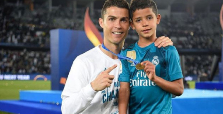 Cristiano Ronaldo A FÄcut EchipÄ Cu Fiul SÄu Cristiano Jr Pentru O MizÄ De Milioane De Euro
