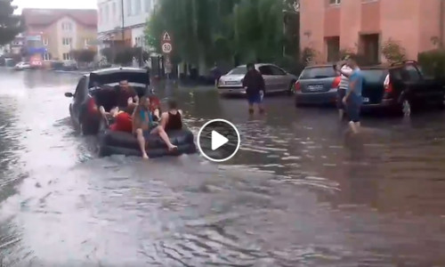 targu-jiu-inundatie-plmbare-barca-pneumatica