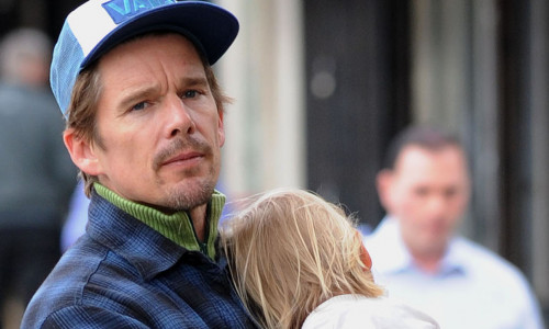 EXCLUSIVE: Ethan Hawke with his daughter run errands in Chelsea, New York City