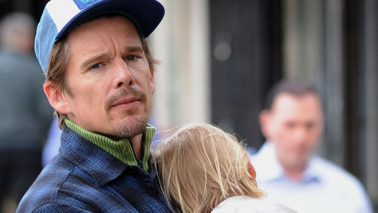 EXCLUSIVE: Ethan Hawke with his daughter run errands in Chelsea, New York City