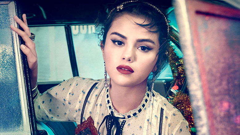 Selena Gomez pose pour la campagne de pub de la marque Coach