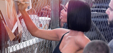 kim-kardashian-autografe-instagram