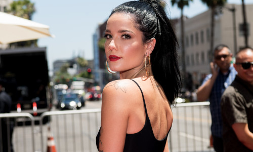 Halsey la premiera 