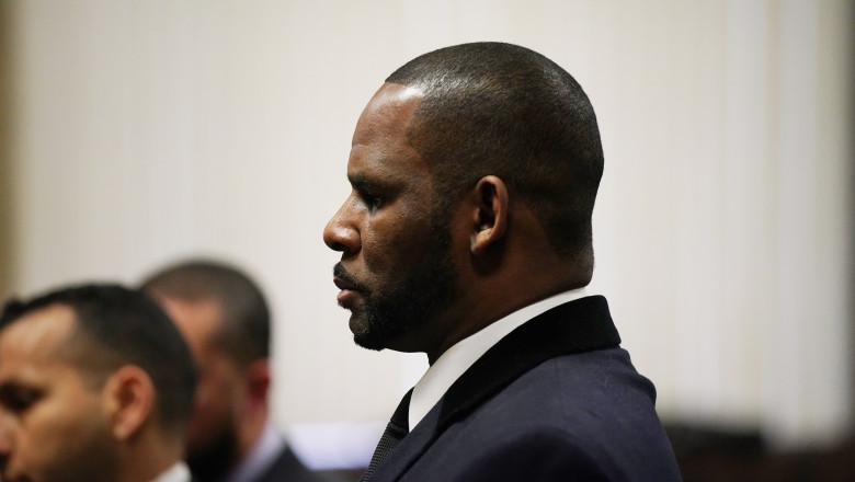 R. Kelly Returns To Court For Hearing On Sex Abuse Allegations