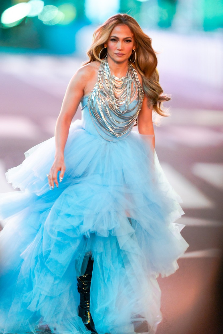EXCLUSIVE: * EMBARGO / No Web Permitted Before 12.30am ET Dec 31st 2020 * Jennifer Lopez Is Seen Pre-Taping Before Her Performance In Times Square On New Years Eve In New York City
