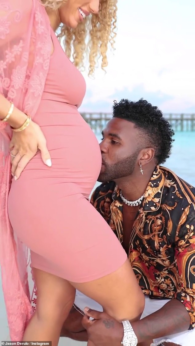 Jason Derulo si Jena Frumes asteapta primul lor copil