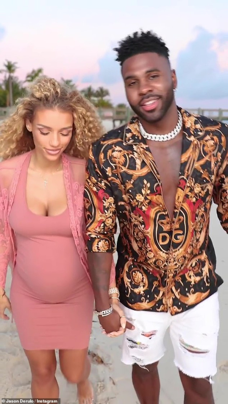 Jason Derulo si Jena Frumes asteapta primul lor copil