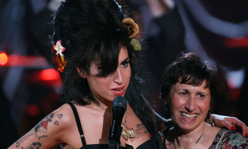 Mama lui Amy Winehouse