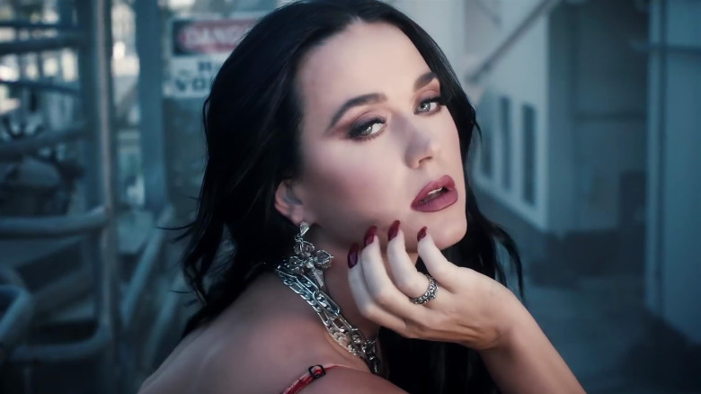 Katy Perry featuring Alesso 'When I'm Gone' music video
