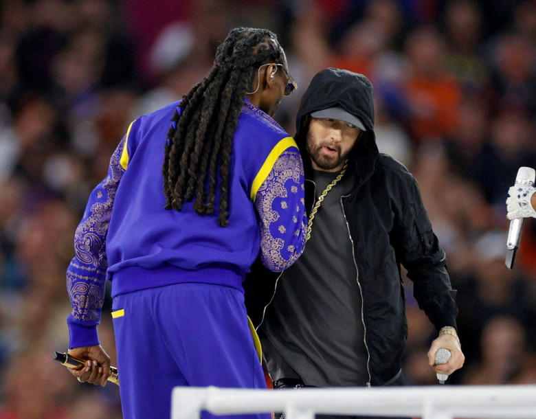 Dr. Dre, Mary J Blige, Snoop Dogg, Eminem și 50 Cent la Super Bowl