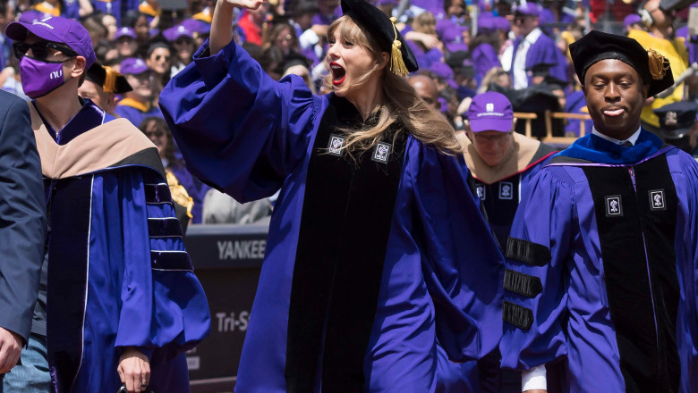 Taylor Swift at NYU Graduation Ceremony, New York, USA - 18 May 2022