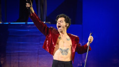 În culisele pauzei din cariera lui Harry Styles. Iubiri, petreceri și călătorii de plăcere, înainte de marea revenire în muzică