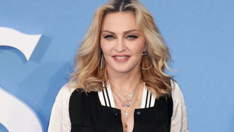 Madonna postpones tour