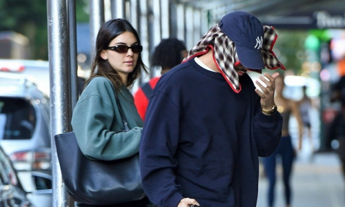 *EXCLUSIVE* Kendall Jenner and Bad Bunny Keep it Cool and Casual While Roaming Manhattan Together!