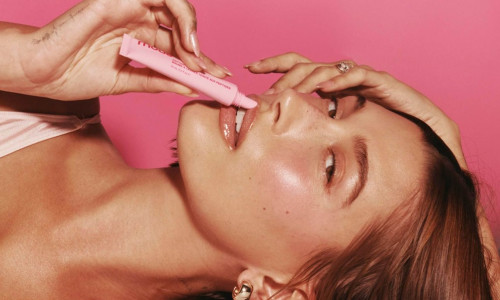 Hailey Bieber in new advertising photoshoot for 'Rhode Peptide Lip Tint' campaign