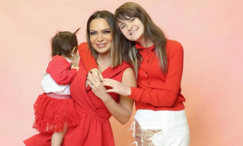 Andreea Antonescu și cele două fiice ale sale/ Foto: Instagram