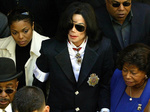Câți bani a primit mama lui Michael Jackson de la moartea starului încoace. Femeia de 93 de ani, în “război” cu unul dintre nepoți
