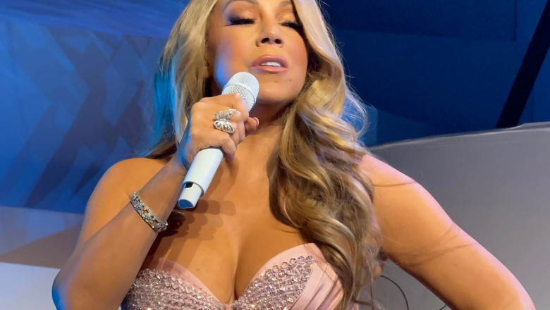 Mariah Carey stuns at 'Celebration of Mimi' in Las Vegas