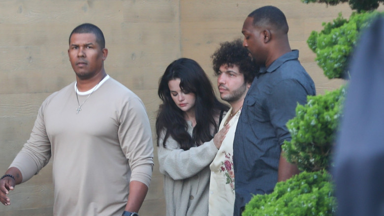 Selena Gomez and Benny Blanco Leave Nobu Malibu After Dinner, Comforting Each Other Following Car Trouble