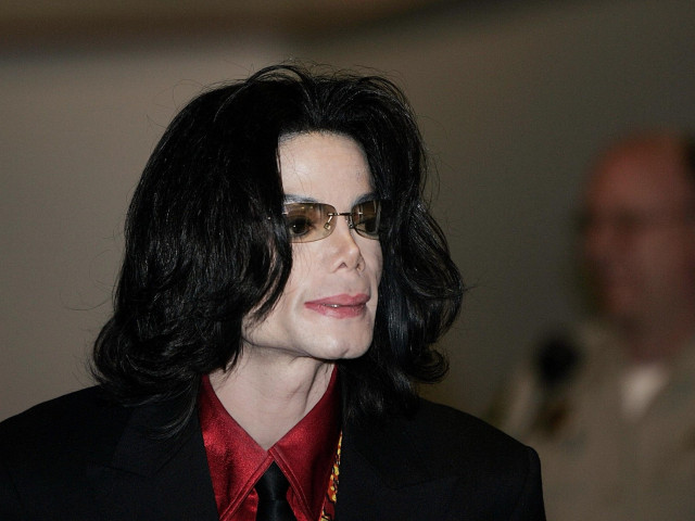 Câte intervenții estetice și-a făcut Michael Jackson. Ce spunea regele muzicii pop înainte de moarte și ce a arătat autopsia
