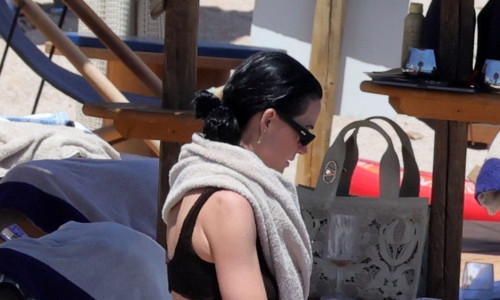 *PREMIUM-EXCLUSIVE* *MUST CALL FOR PRICING* Katy Perry and Orlando Bloom are back in Sardinia for a family holiday 8 years after Orlando's naked paddleboard trip