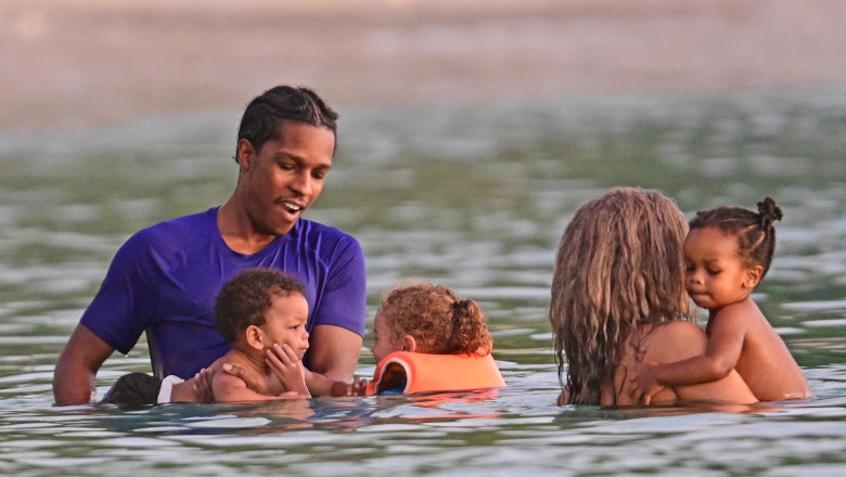 Rihanna și A$AP Rocky, împreună cu cei doi fii ai lor/ Profimedia