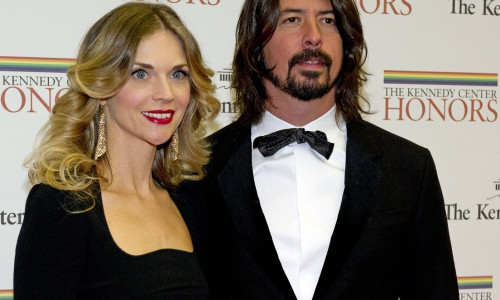 Foo Fighters guitarist Dave Grohl and his wife Jordyn arrive for the formal Artist s Dinner honoring the recipients of t