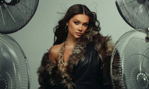 videoclip-misha-miller-deja-vu-1000x667