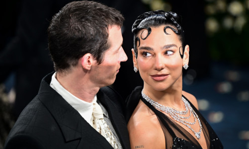 Dua Lipa și Callum Turner