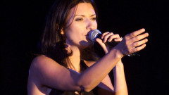 În anii '90 făcea furori cu piesa „La Solitudine”. Cum arată astăzi, la 51 de ani, Laura Pausini, cea mai iubită artistă italiană