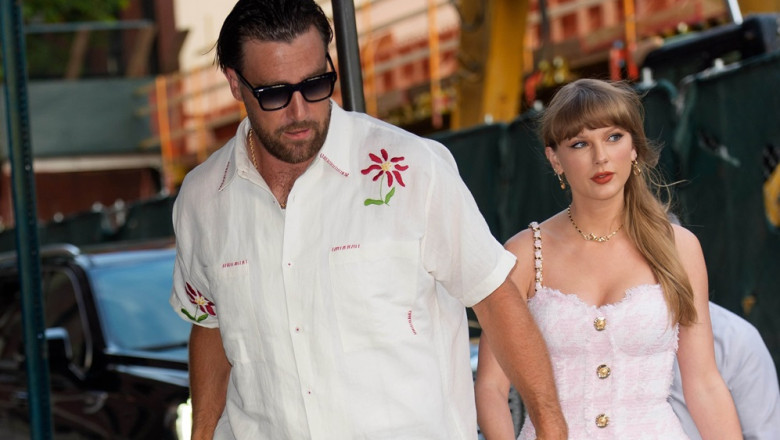 PREMIUM EXCLUSIVE: Taylor Swift and Travis Kelce Head to Dinner in New York City