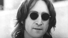 Ultima poză cu John Lennon în viață e chiar cu asasinul lui. Se întâlniseră cu câteva ore înainte de crimă