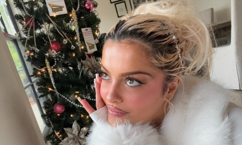 bebe rexha in salopeta alba (1)