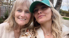 Paris Jackson s-a întâlnit prima dată cu mama ei abia la 15 ani: "Era în sufragerie cu bunica mea. I-am spus doar: Hei, mamă"