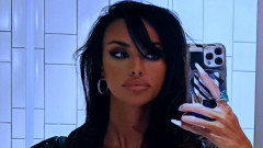 Mădălina Ghenea și picioarele ei interminabile fură toți ochii. Pe plajă sau în rochie minusculă cu tocuri înalte, e inconfundabilă