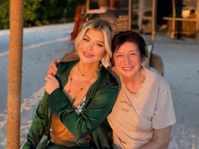 Cum arată mama Loredanei la 80 de ani. Leonida Groza, rămasă văduvă recent, vacanță în Maldive alături de fiica ei