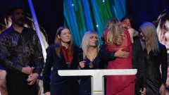 Courtney Love îi cere lui Dave Grohl să pună capăt cu adevărat conflictului lor de acum 30 de ani: „Fii bărbat!”