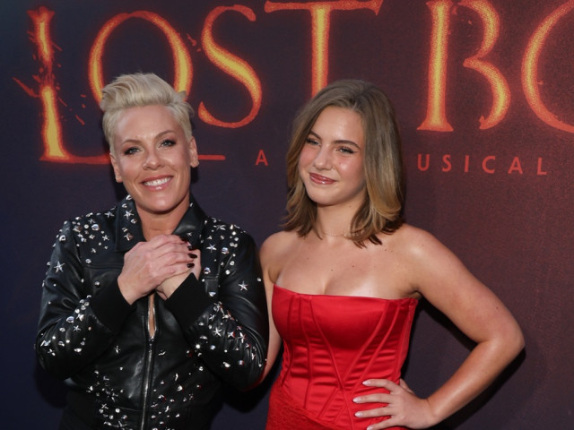 Cea mai mândră mamă. Pink, cu fiica de mână pe Broadway. Willow s-a transformat într-o frumoasă domnișoară
