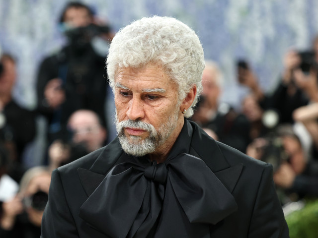 Bad Bunny „a călătorit în timp” la Met Gala 2026. Cântărețul din Puerto Rico, de nerecunoscut