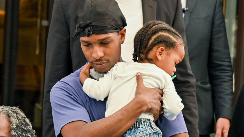 A$AP Rocky alături de fiul său RZA/ Profimedia