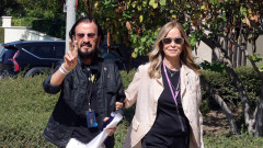 Ringo Starr e însurat de 45 de ani cu o fostă fată Bond. Cum arăta Barbara când juca alături de Roger Moore