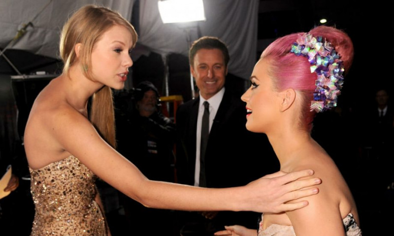 Taylor-Swift-and-Katy-Perry-920x584.jpg