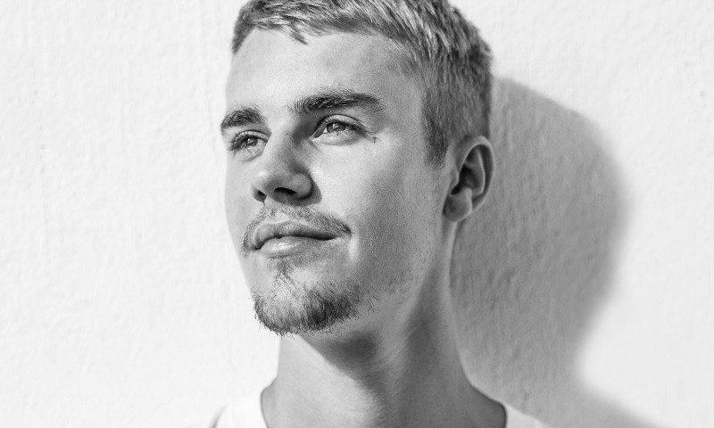 Justin-Bieber-press-photo-cr-SB-Projects-2017-billboard-1548.jpg