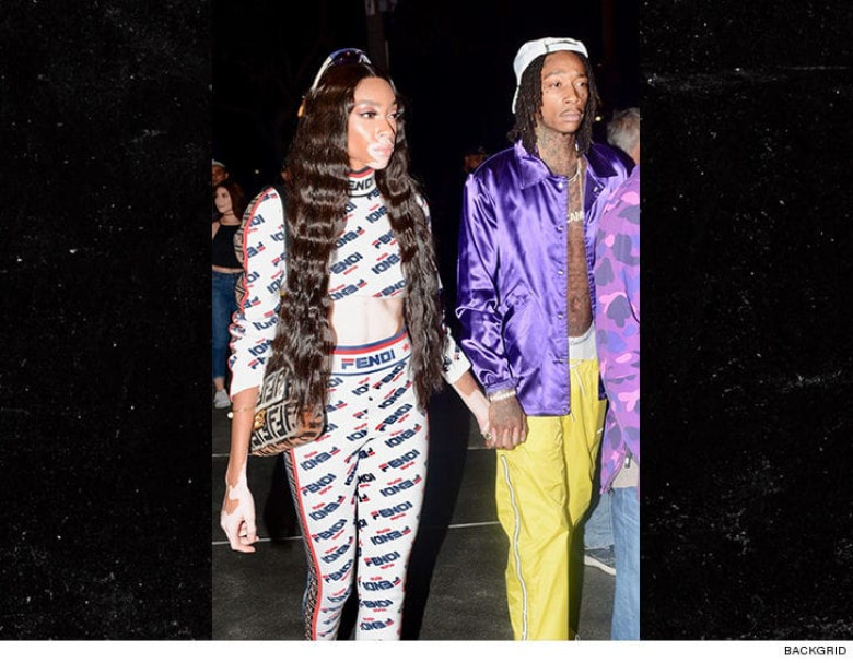 1021-winnie-harlow-wiz-khalifa-backgrid-4.jpg